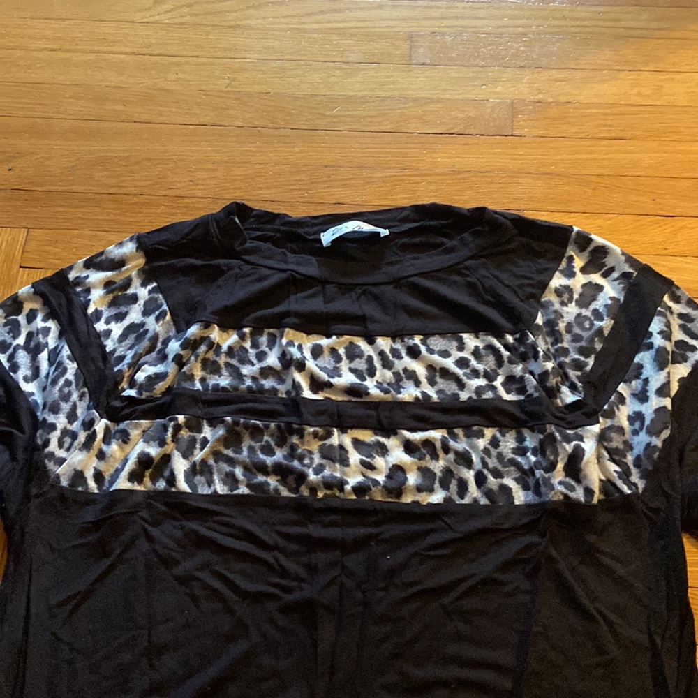EUC Rae Mode shirt - Picture 2 of 5